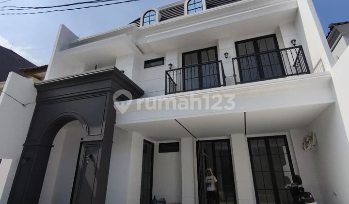 For Sale Rumah American Classic Lebar di Dharmahusada Fh 120 1