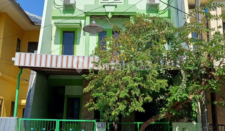 FOR SALE: ACTIVE 3-STORY BOARDING HOUSE NEAR UBAYA, SURABAYA CITY, 164 ROOMS 1