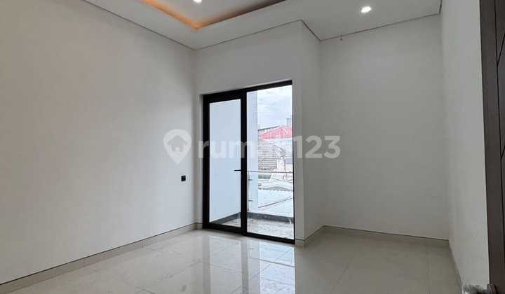 DIJUAL RUMAH BARU GRESS 2 LANTAI SEMI FURNISHED DI DARMO PERMAI LA 435 2