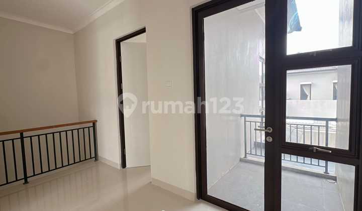 Dijual Rumah Mewah Cherry Ville Grand Wisata Bekasi - Lt 160, Lb 128, Harga 3 Miliar Siap Huni! 2