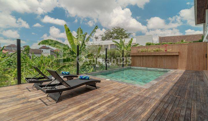 Villa 3 Bedrooms Leasehold With Rice field  In Babakan Canggu 2