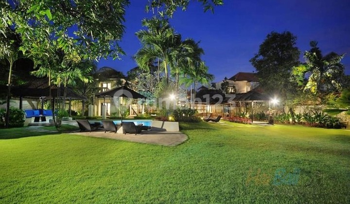 Villa Freehold In Heart Seminyak Bali