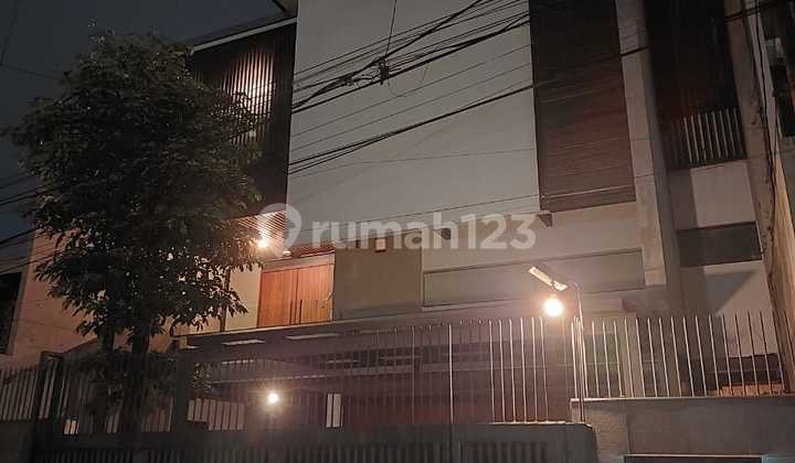 Rumah Mewah & Luas di Rajawali Sakti Harga di Bawah Pasaran Lokasi Strategis di Kawasan Berkembang, Dekat Pusat Kota dan Berbagai Fasilitas Umum