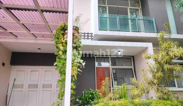 Rumah di Kota Baru Parahyangan Bandung, Mewah Semifurnish Hadap Timur