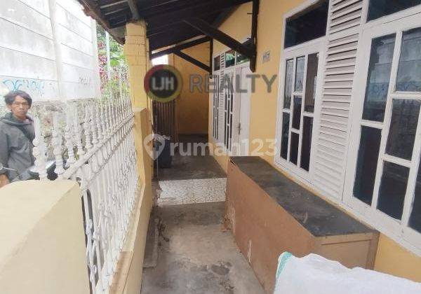 Rumah Kost di Kota Bandung, ada 7 Kamar Tidur, Terawat Siap Huni 2