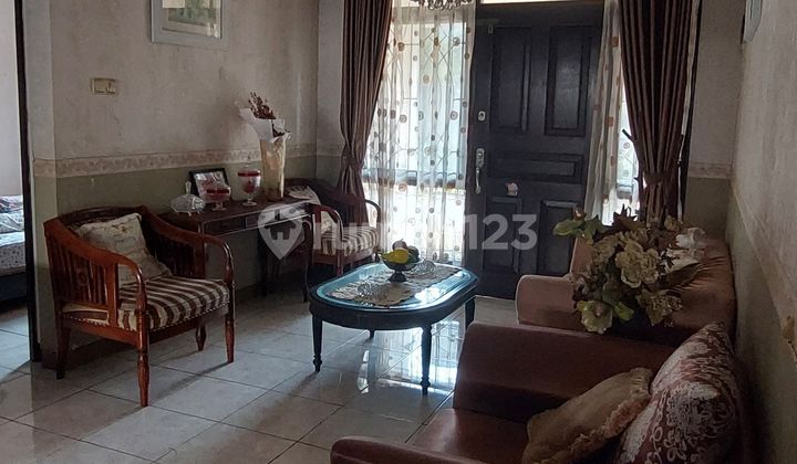 Rumah di Kota Baru Parahyangan Bandung, 2 Lantai Semifurnished 2