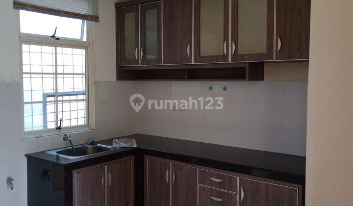 Dijual Town house Taman Paris HUK Lantai atas 4