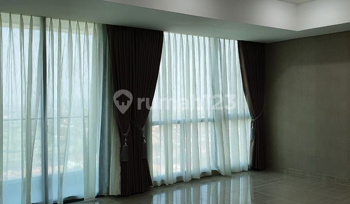 Disewakan 3 km tidur Millenium Village. Lantai 10 Fairview Tower  2