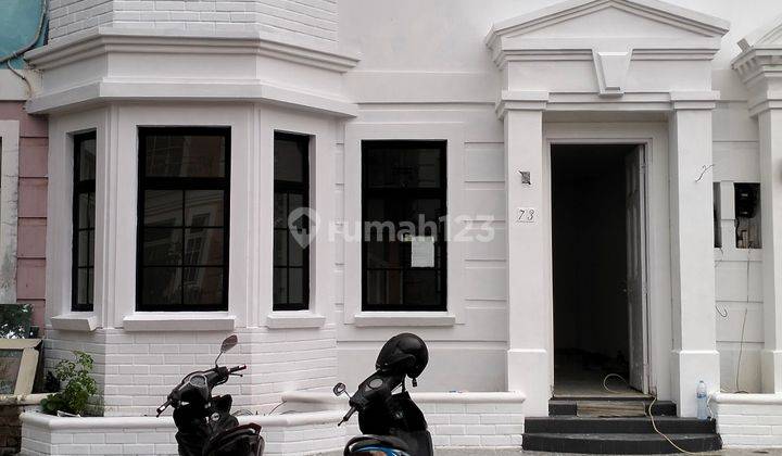 Disewakan town house Taman Paris total renovasi baru. Dua lantai . Cakep 1