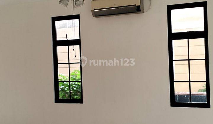 Dijual town house Taman Paris special unit 2 lantai HUK . Bentuk rumah  2