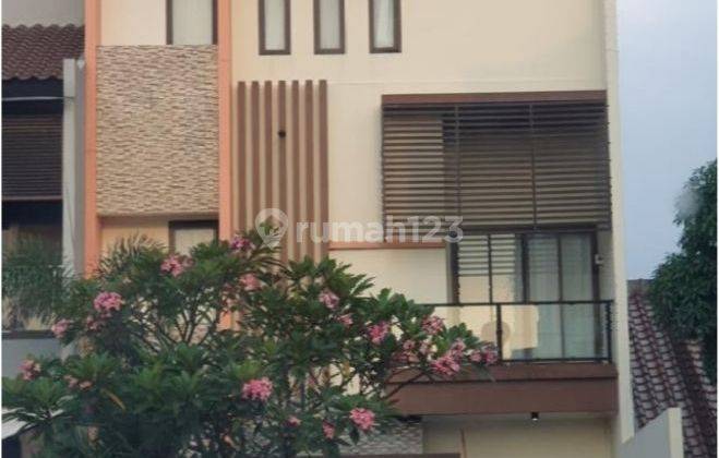 Jual cepat rumah 3 lantai rapi siap huni di Metland Puri Jakarta Barat  1