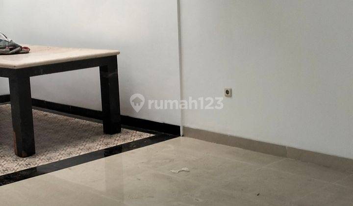 Jual Cepat Rumah 3 Lantai Total Renovasi Lippo Karawaci Utara  2