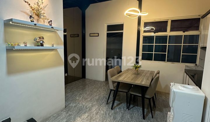 Disewakan Fullfurnish Town House Taman Paris Lantai 2 dan 3 Rapi Siap Huni Mewah