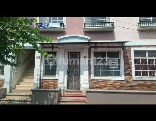 Jual Town House Taman Elok Lantai Dasar Lippo Karawaci Central