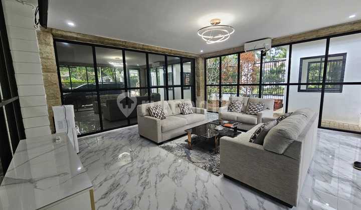 Rumah Premium Lippo Karawaci. Jalan Utama Rumah 2