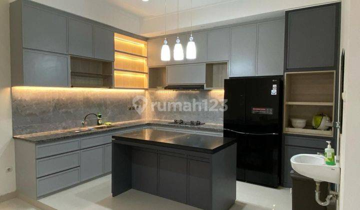 RUMAH CANTIK SIAP HUNI HADAP TIMUR LAUT 2