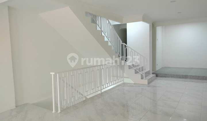 For Sale, 4.5-Story Shop House (Ruko) with NJOP in Kramat Senen, Central Jakarta 2