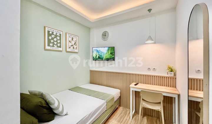 Exclusive 4-Story Boarding House Fully Furnished in Mangga Besar, West Jakarta 2