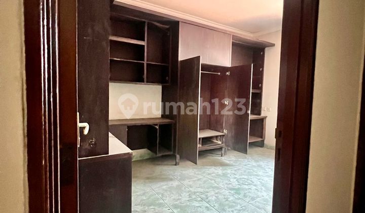 Rumah Semi Furnished di Kemang Pratama, Bekasi 2