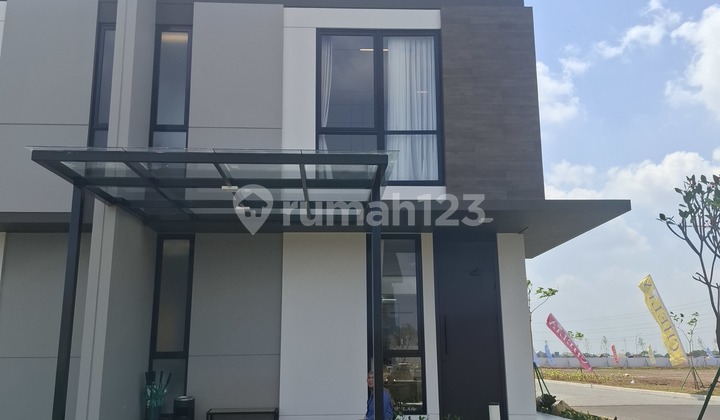 Rumah View Danau Di Summarecon Crown Gading Bekasi