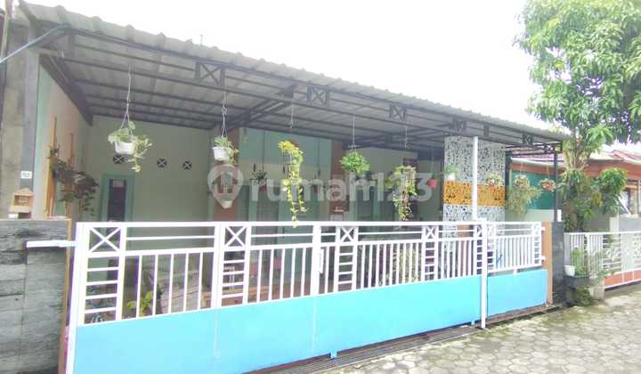 Rumah cantik dan nyaman dalam
Perum di Banguntapan 7