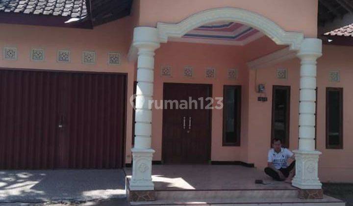 Di Sewa Rumah Luas di Utara Stadion Maguwo 2