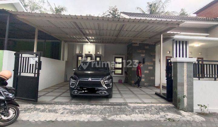 Di Sewakan Rumah di Utara Sd Model yogya Bay Wedomartani  1