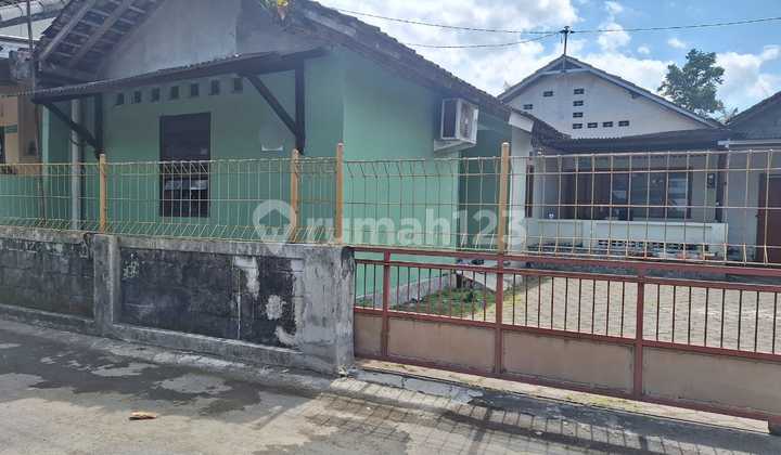 Rumah di sewakan di Tiyasan dekat kulineran di jalan Kaliurang km 8 1
