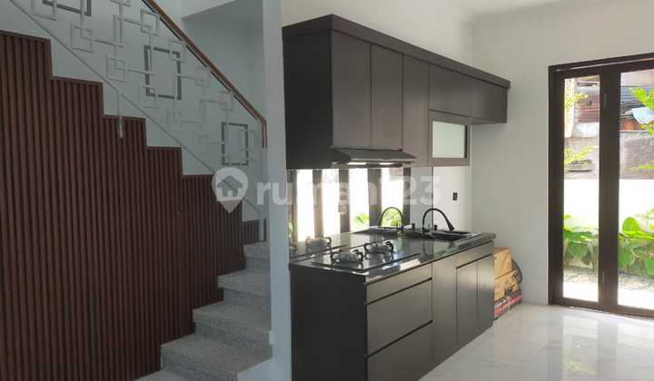 Rumah Baru 2 Lantai Cluster di Antapani SHM 950 Juta bisa KPR