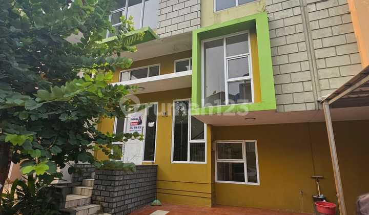 Cheapest 2.5-Story House in Atlanta Village Gading Serpong