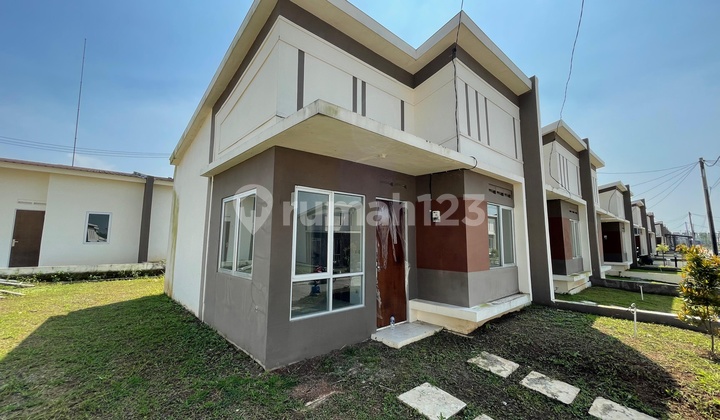 Corner House for Sale, Ready to Occupy in Podomoro Tenjo 2