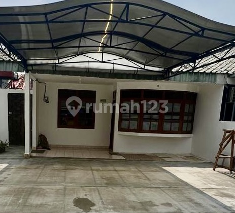 Rumah Asri Disewa di Pondok Labu, Unfurnished. bisa Buat Kantor