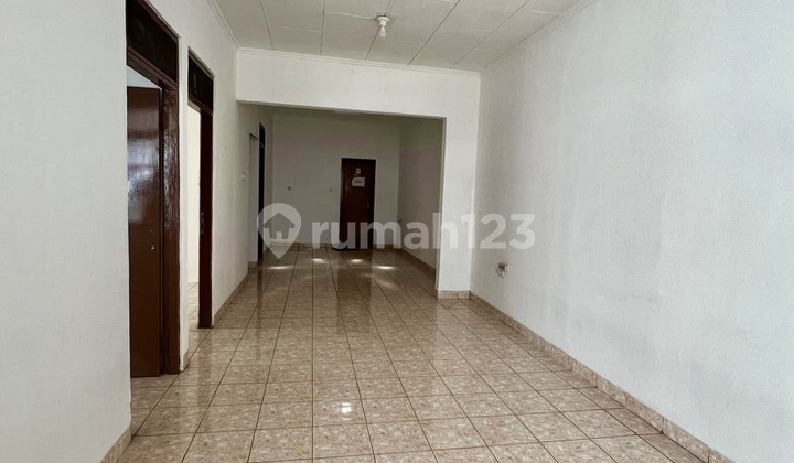 A Serene House for Rent in Pondok Labu. Can be Used as an Office. 2