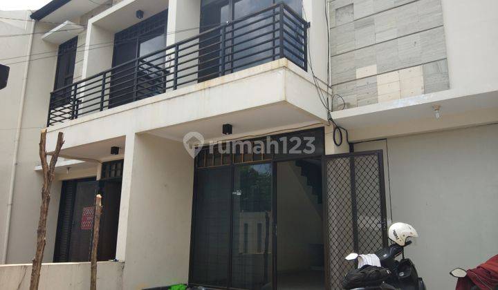 Lokasi  terbaik ... Jln lebar 2 mobil...Aman dan Tenang  dlm komplek ...  Dkt Thamrin...SiapHuni....Nego sampai Deal
