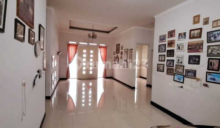 Affordable Ready-to-Occupy House in Kebayoran Baru Affordable Ready-to-Occupy House in Kebayoran Baru