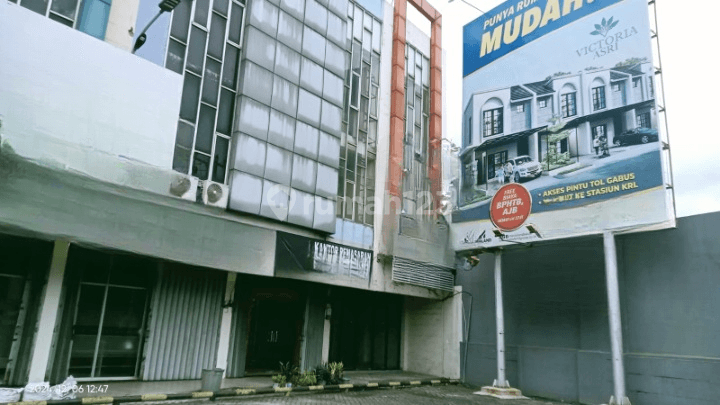 Ruko di Jalan Utama di Jl. Raya Pantura Rapi Dan Siap Pakai di Tambun City 1