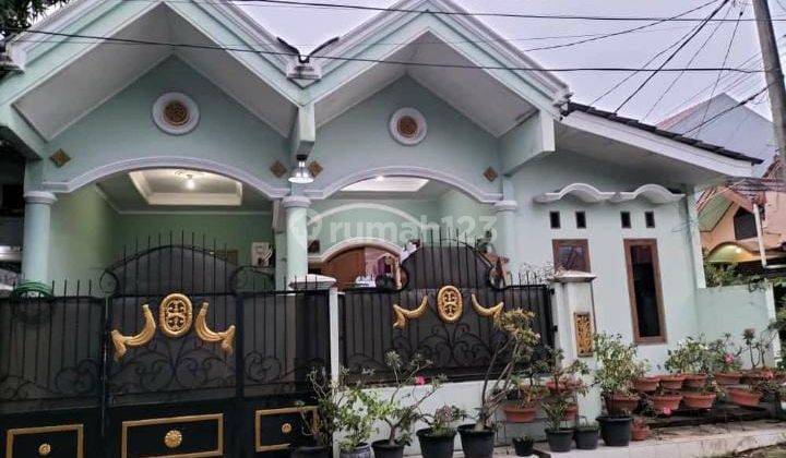 Dijual Rumah Hook di Taman Harapan Baru Bekasi 1