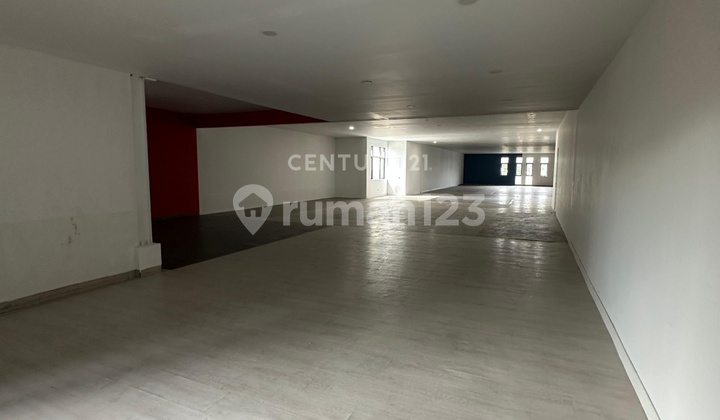 Strategic 3-Story Commercial Space in Pasir Kaliki, Bandung