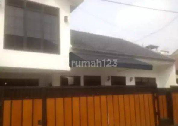 Rumah Disewakan Bagus Nyaman Adem Siap Huni Lokasi Jatiwaringin, Pondok Gede 1