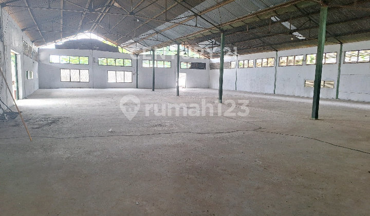 Ready-to-Use Warehouse in West Semarang, Office and Mess Included 1