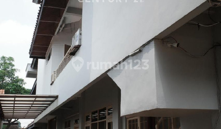 3-Storey House in the Commercial Area of Cikini Menteng