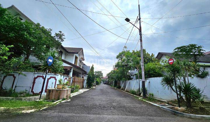 Rumah Hook 2 Lantai Di Jakarta Selatan 2