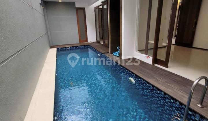 Rumah Ada Swimming Pool di Maleo Bintaro Jaya