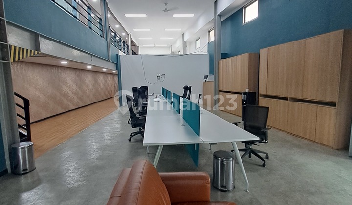 Gedung Ada Gudangnya Istimewa di Kalibata Jakarta Selatan