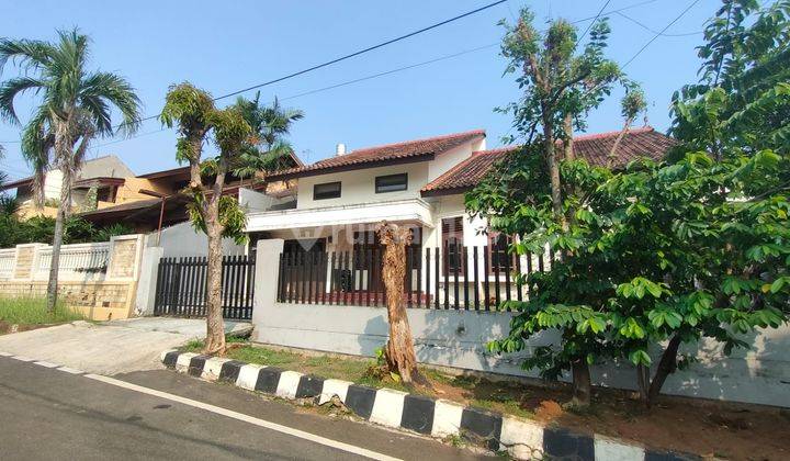 Rumah Lama Siap Huni di Komplek Billy Moon Jakarta Timur 2