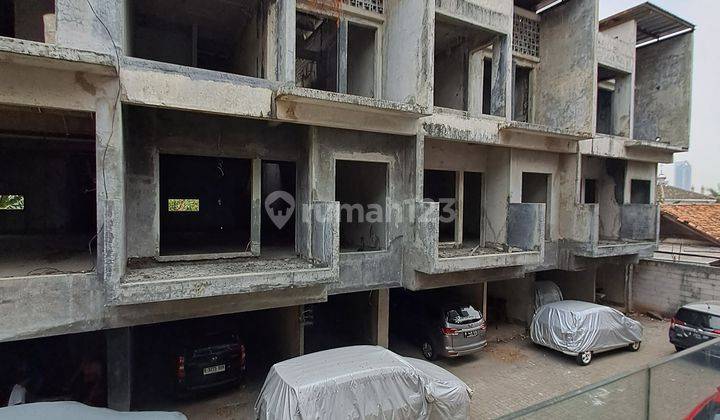 Tanah Bonus 8 Unit Rumah Mangkrak di Menteng Atas Jakarta Pusat 2