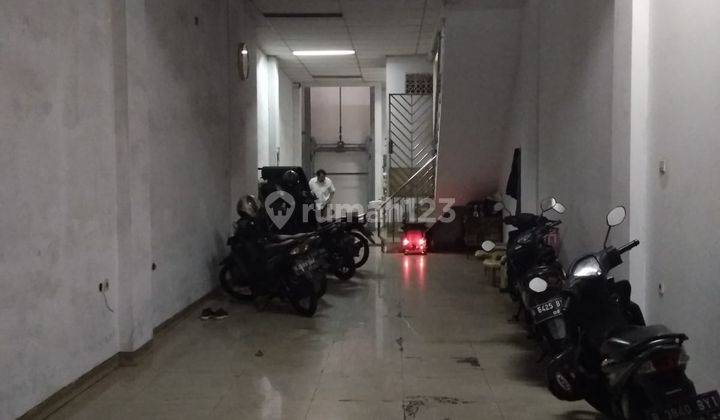 Ruko Lama Strategis Pinggir Jalan Gajah Mada Jakarta Pusat 2