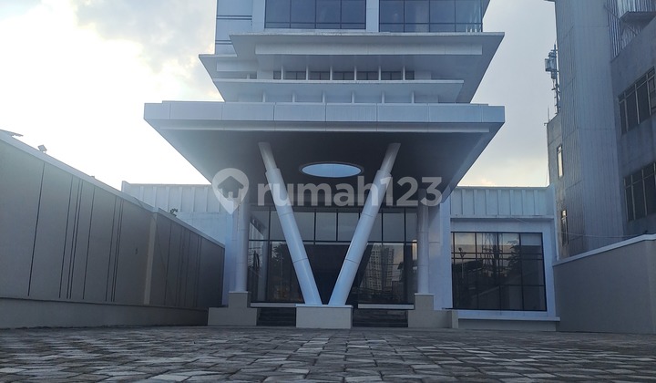 Gedung Baru Siap Pakai di Otista Jakarta Timur