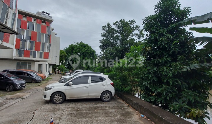 Ready-to-Use Shophouse Near Belmont Apartment West Jakarta 2