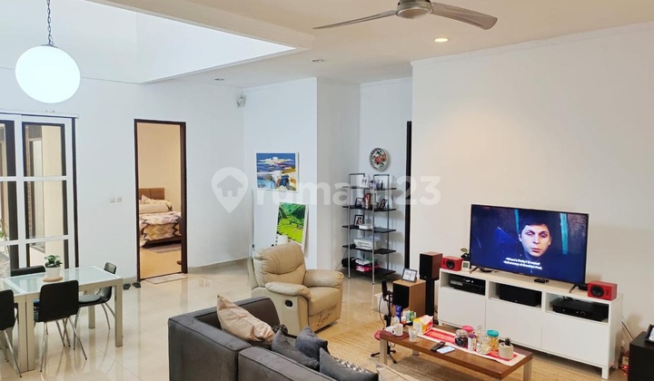 Rumah Modern Minimalis Siap Huni + Roof Top di Puspita Loka B S D 2